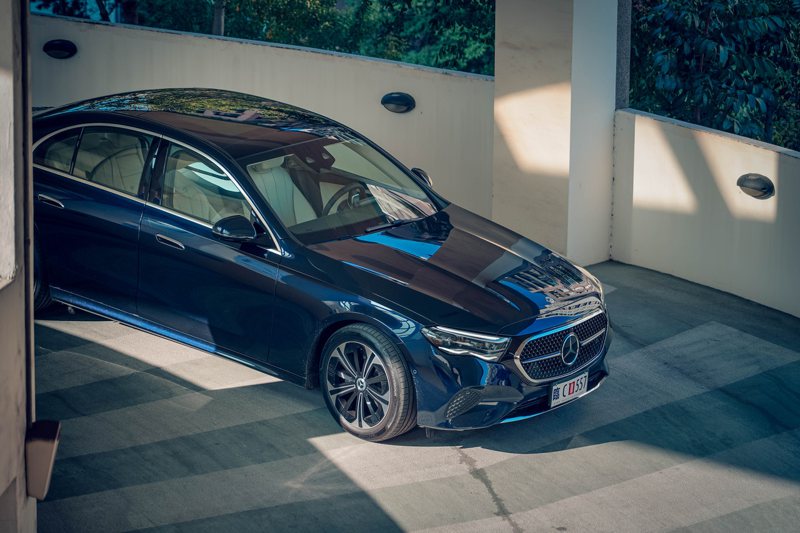 新世代Mercedes-Benz E200 LUXURY能否扛起車系入門招牌。 ...